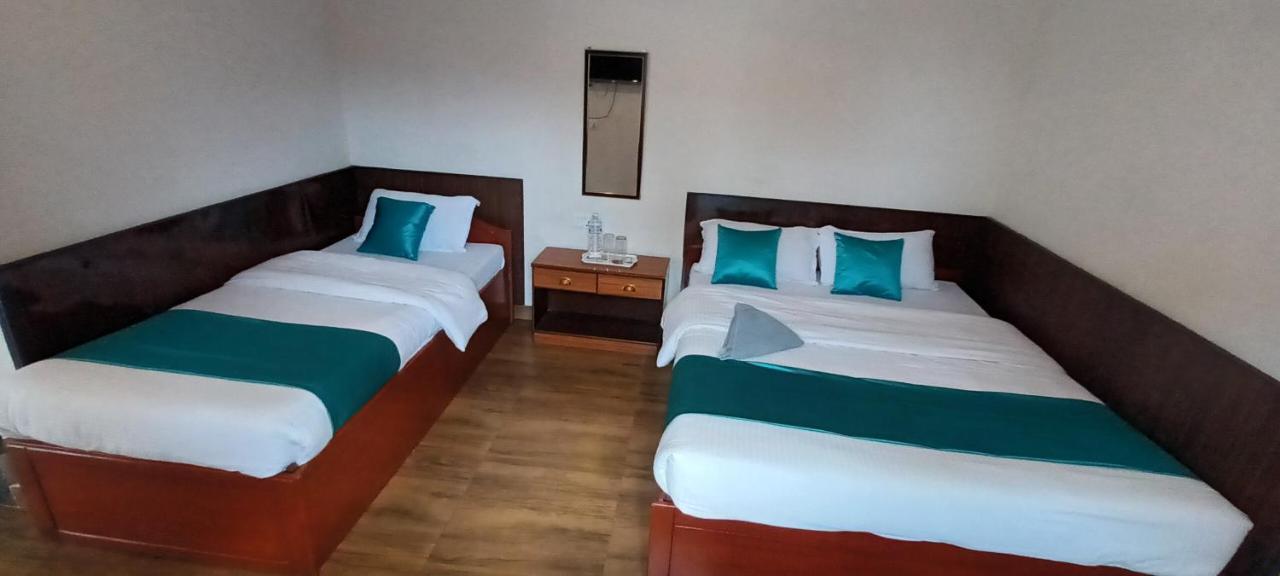 Hotel Dolly Pokhara Esterno foto