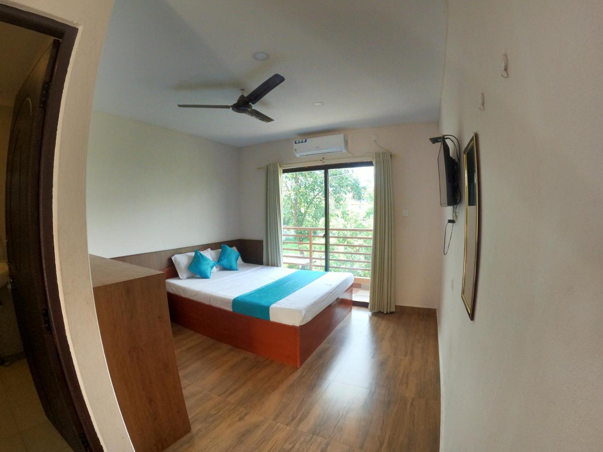 Hotel Dolly Pokhara Esterno foto